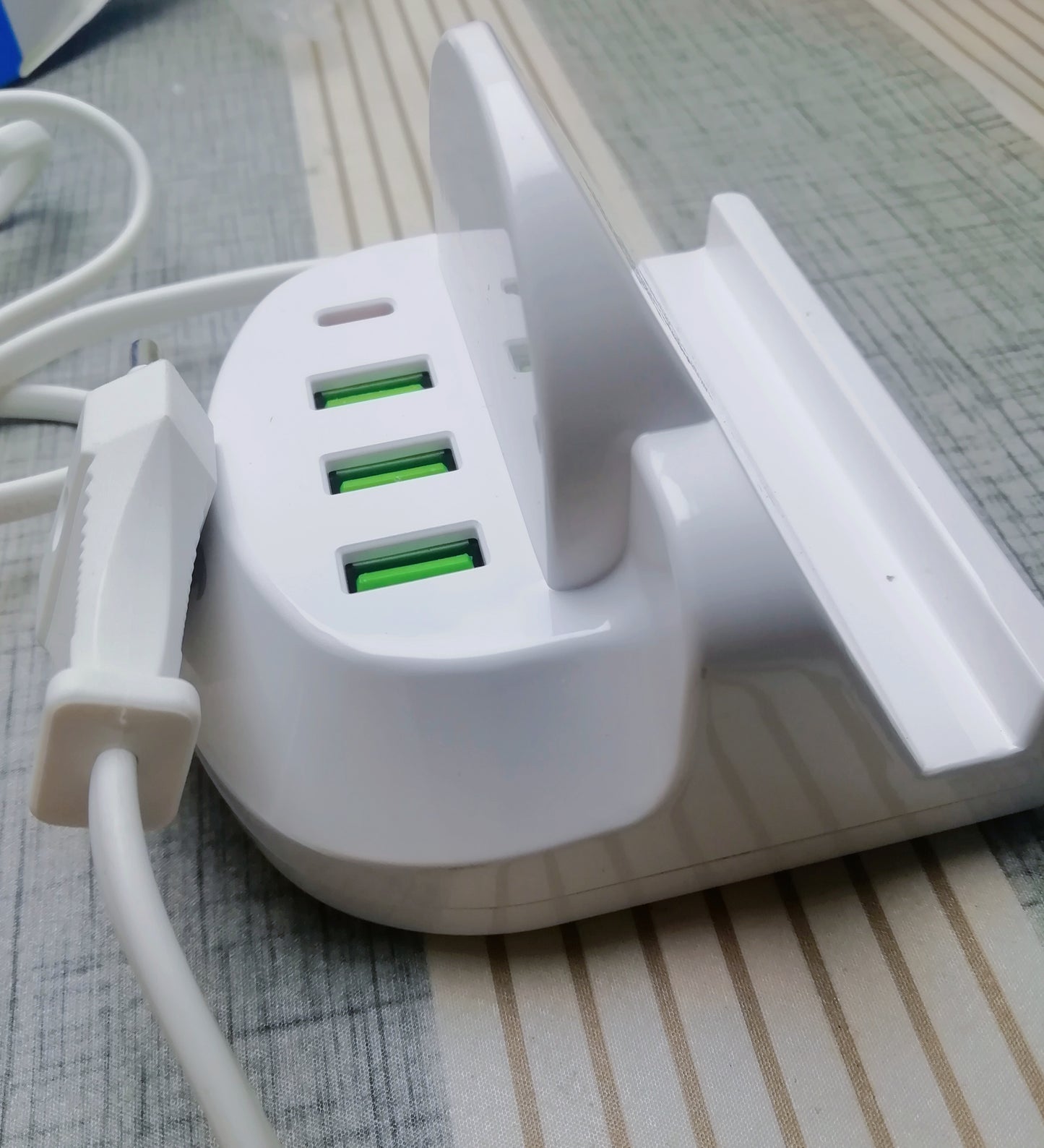 Family Mobile Charger